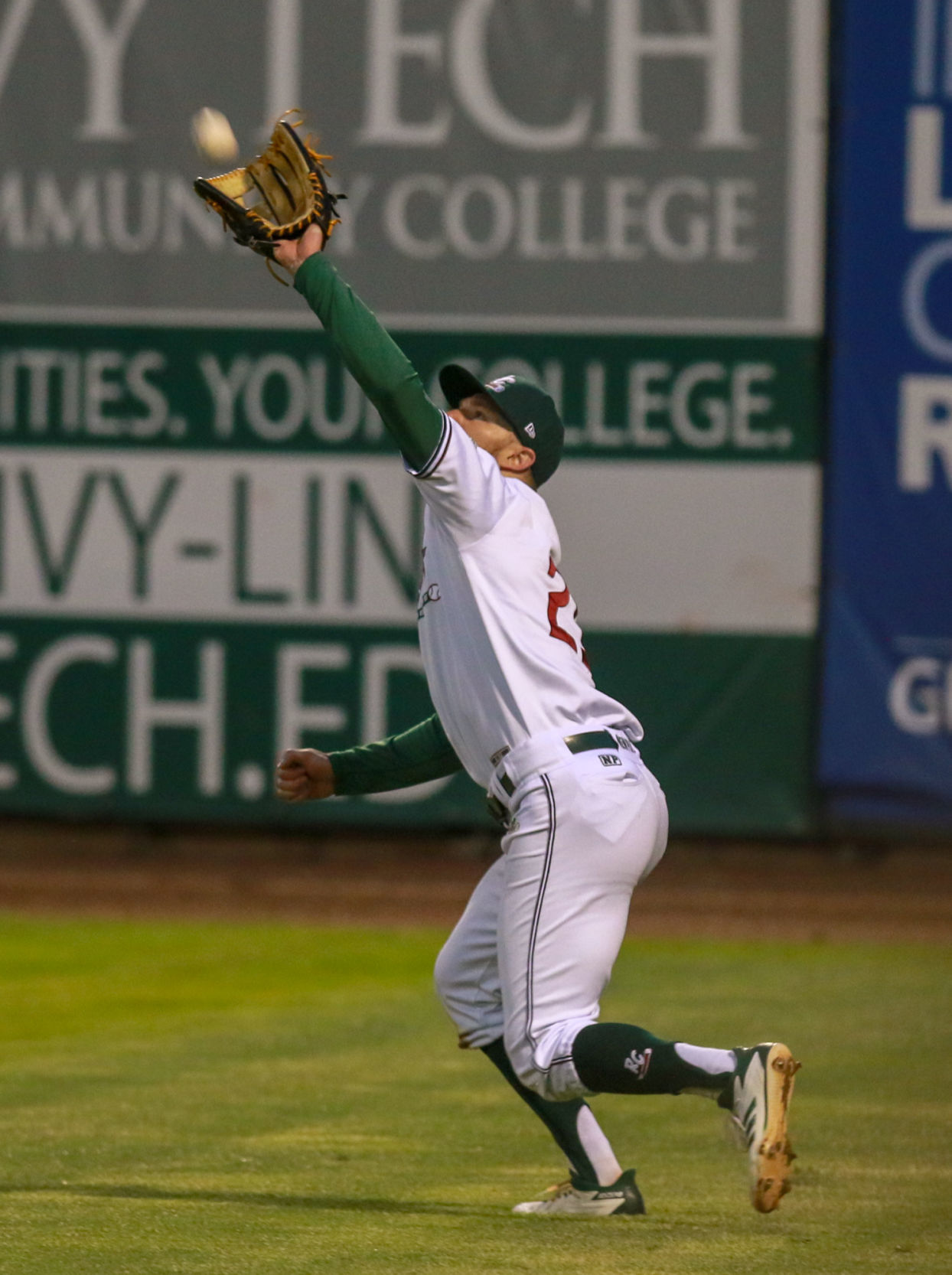 RailCats vs Explorers